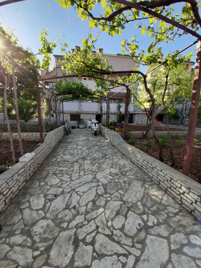 Apartments Izabela Muzic-Fornaric Cres Exteriér fotografie